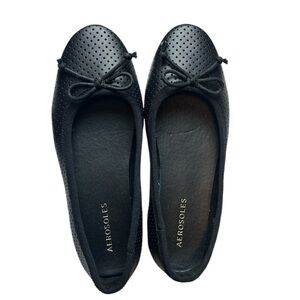 NWOT Aerosoles Women's Black Ballet Flats perforated upper bow detail
